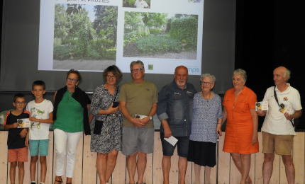 photo de groupe des primés au concours des maisons fleuries 2022